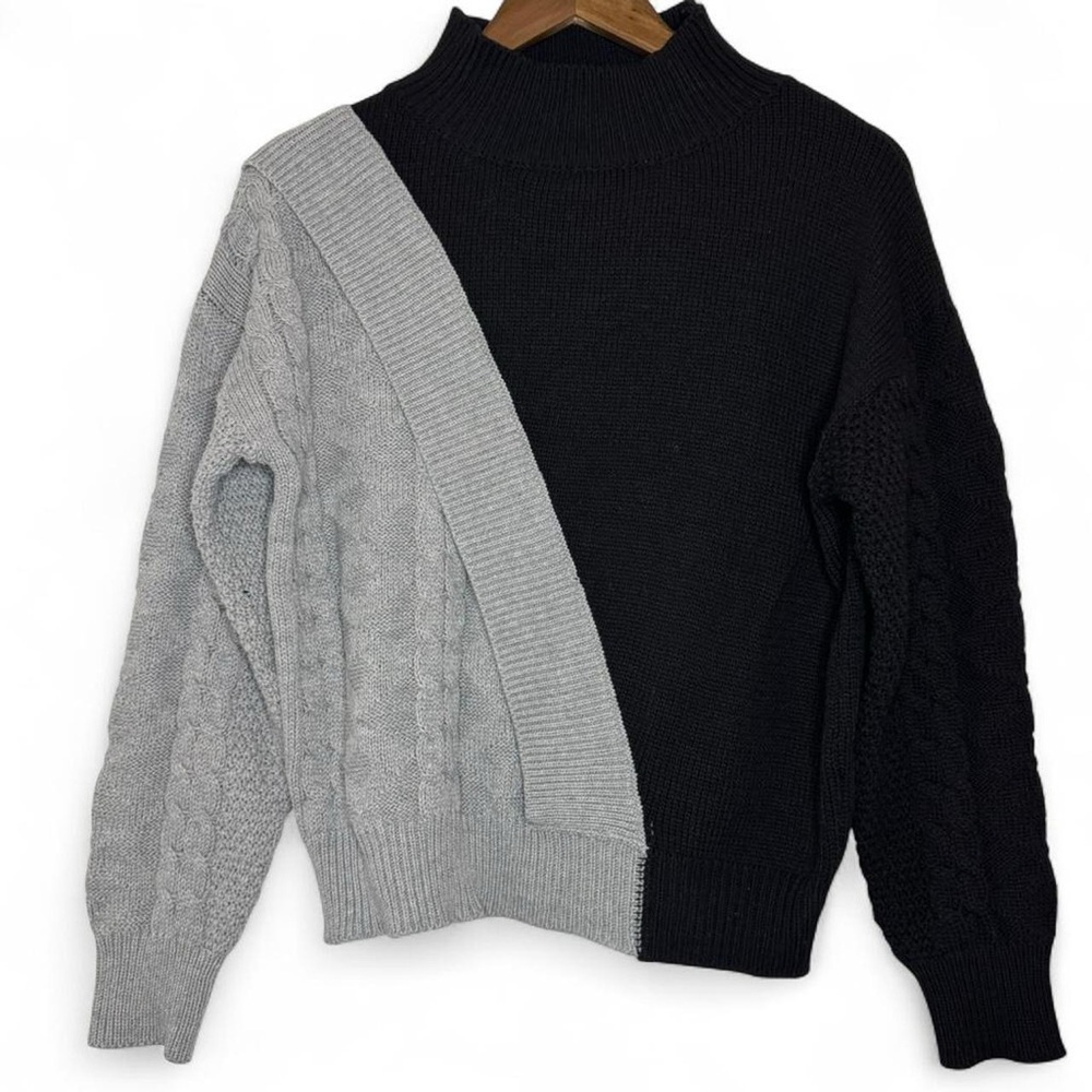 Elegant Black and Gray Women's Turtleneck Sweater